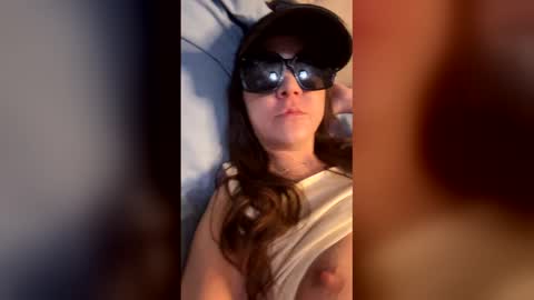 Snapshot of elishacohen33 chatting on 25, 3, 2026 elishacohen33 online show from 25, 3, 2026