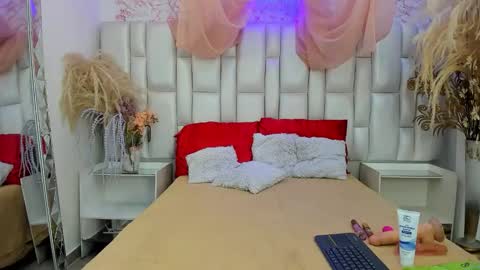 Snapshot of elismith0 chatting on 31, 5, 2026 Eli online show from 31, 5, 2026