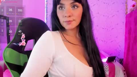 Snapshot of elissa_iris chatting on 19, 9, 2025 E L I S S A online show from 19, 9, 2025