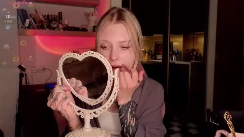 Elizabeth online show from 1, 12, 2025