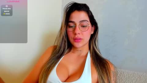 Snapshot of eliza_sanz chatting on 17, 12, 2025 My name is ElizaPVT is open online show from 17, 12, 2025