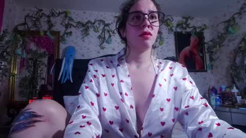 Snapshot of elizabeth77_ chatting on 4, 10, 2025 Elizabeth online show from 4, 10, 2025