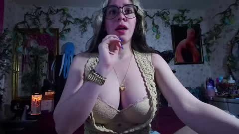 Snapshot of elizabeth77_ chatting on 9, 10, 2025 Elizabeth online show from 9, 10, 2025