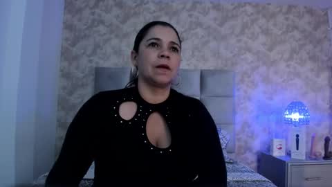 Elizabeth online show from 2, 2, 2025