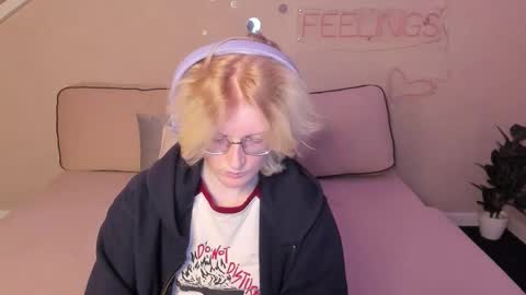 Snapshot of elizabeth_harpper chatting on 10, 9, 2025 Elizabeth online show from 10, 9, 2025