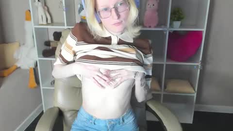 Elizabeth online show from 17, 12, 2025