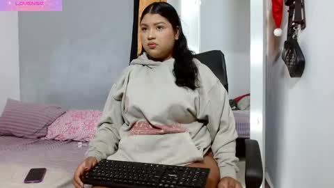 elizabeth_rizzo online show from 6, 1, 2025