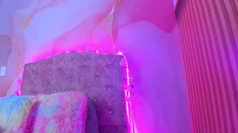 Snapshot of elizabeth_roman chatting on 28, 2, 2025 Montserrath online show from 28, 2, 2025