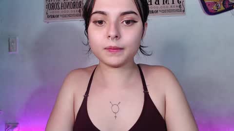 Snapshot of elizabeth_taylorxxx chatting on 6, 1, 2025 Elizabeth Taylor online show from 6, 1, 2025