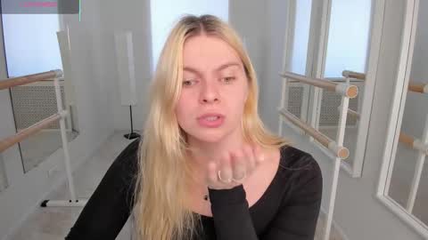 elizabethmad online show from 25, 9, 2025