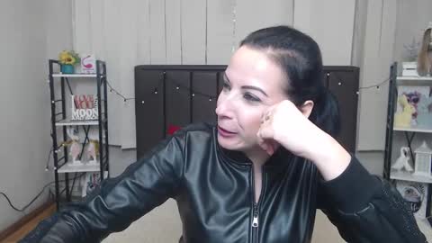 Snapshot of elizabethsho chatting on 19, 9, 2025 ElizabethSho online show from 19, 9, 2025