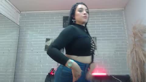 Snapshot of elizatex chatting on 4, 1, 2025 online show from 4, 1, 2025