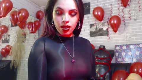 Snapshot of elizatex chatting on 8, 3, 2025 online show from 8, 3, 2025