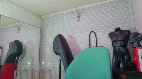 Snapshot of elizatex chatting on 4, 12, 2025 online show from 4, 12, 2025