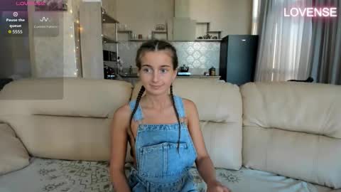 Eliz                               online show from 14, 9, 2025