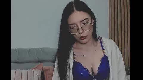 Chloe online show from 7, 2, 2026