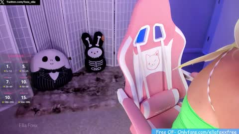 ella_foxx online show from 24, 10, 2025