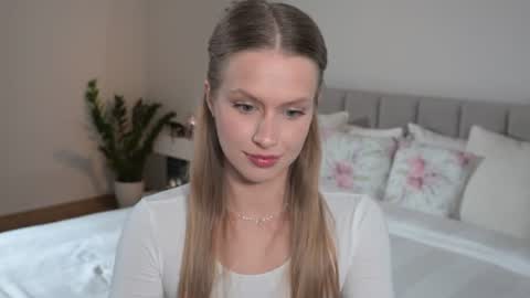 Ella online show from 28, 7, 2026
