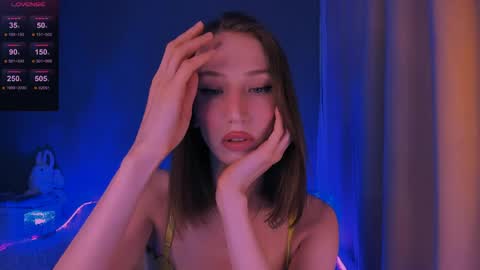 ellaamber online show from 14, 4, 2026