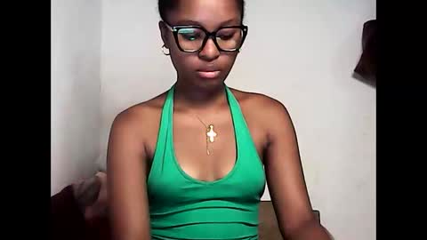 ellah245 online show from 19, 4, 2026