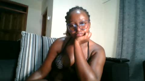 ellah-simone online show from 11, 6, 2026