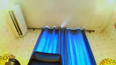 Snapshot of ellajanes chatting on 9, 9, 2025 ellajanes online show from 9, 9, 2025