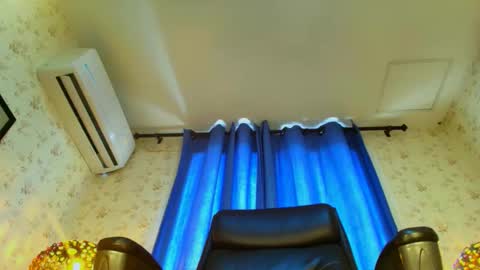 Snapshot of ellajanes chatting on 29, 10, 2025 ellajanes online show from 29, 10, 2025