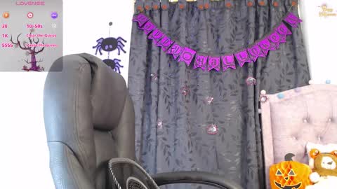 Ella Amoneth online show from 19, 10, 2025