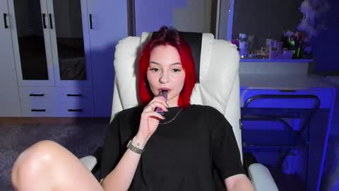 Snapshot of ellales chatting on 25, 11, 2025 ellales online show from 25, 11, 2025