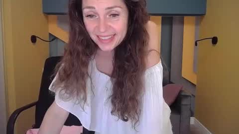 Snapshot of ellalongs chatting on 8, 12, 2024 EllaLongs online show from 8, 12, 2024