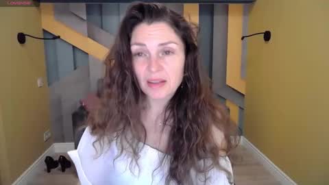 Snapshot of ellalongs chatting on 12, 1, 2025 EllaLongs online show from 12, 1, 2025