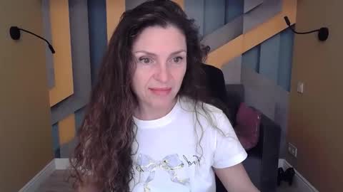 Snapshot of ellalongs chatting on 11, 10, 2025 EllaLongs online show from 11, 10, 2025