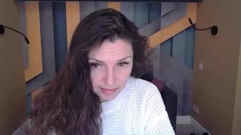 Snapshot of ellalongs chatting on 21, 10, 2025 EllaLongs online show from 21, 10, 2025