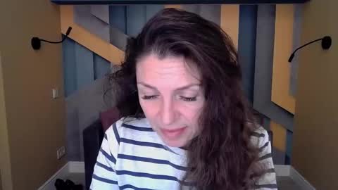 Snapshot of ellalongs chatting on 28, 10, 2025 EllaLongs online show from 28, 10, 2025