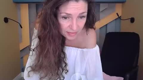 Snapshot of ellalongs chatting on 31, 10, 2025 EllaLongs online show from 31, 10, 2025