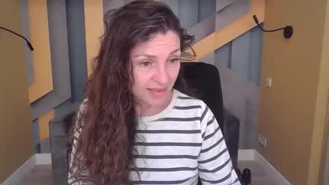 Snapshot of ellalongs chatting on 2, 11, 2025 EllaLongs online show from 2, 11, 2025