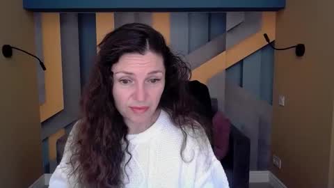 Snapshot of ellalongs chatting on 6, 11, 2025 EllaLongs online show from 6, 11, 2025