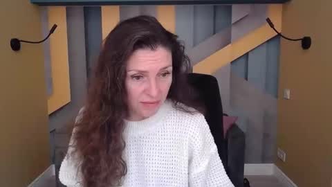 Snapshot of ellalongs chatting on 10, 11, 2025 EllaLongs online show from 10, 11, 2025