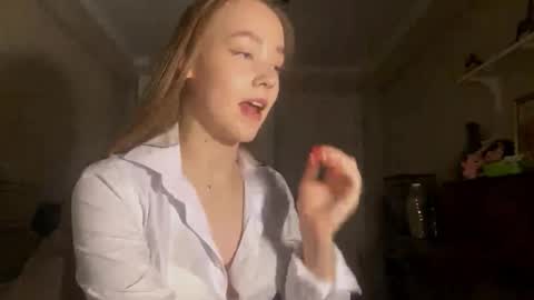 Ella online show from 9, 10, 2025