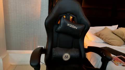 Ella Sanders online show from 18, 4, 2026