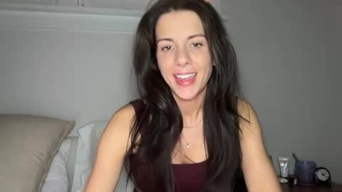 Snapshot of elle67 chatting on 12, 11, 2025 Elle67 online show from 12, 11, 2025