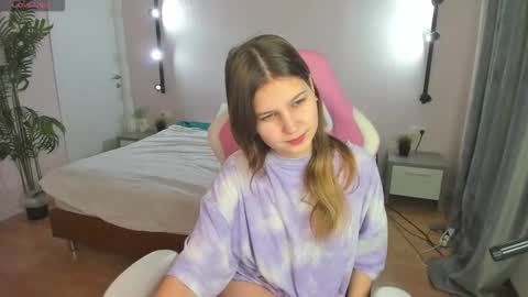 elle_ellise online show from 1, 11, 2025