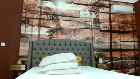 Elle online show from 25, 2, 2025