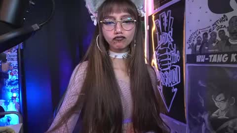 follow me on instagram .    online show from 22, 2, 2025