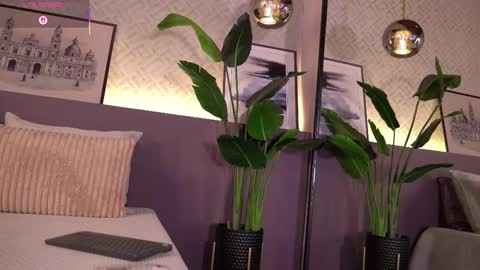 Elle Diane online show from 4, 12, 2025