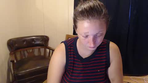 Snapshot of ellemermaid chatting on 29, 9, 2025 elle online show from 29, 9, 2025