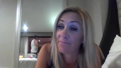 ElleNV online show from 30, 9, 2025