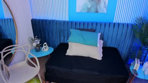 Ellie Taylor online show from 31, 1, 2025