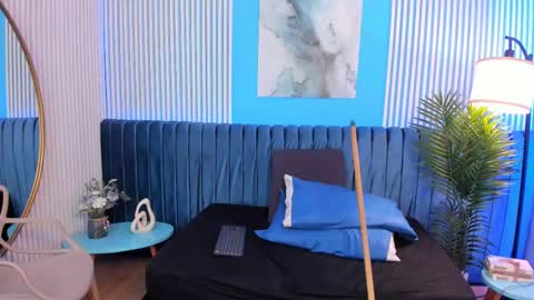 Ellie Taylor online show from 5, 3, 2025