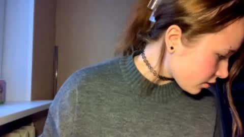 Snapshot of ellicavel chatting on 15, 12, 2025 Michelle online show from 15, 12, 2025